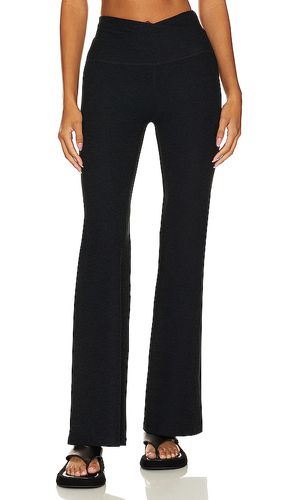 At Your Leisure Bootcut Pant in Black. - size L (also in M, S, XS) - Beyond Yoga - Modalova