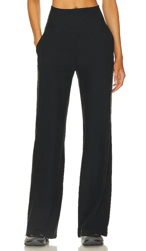 Easy Cropped Wide Leg Pant in Charcoal. - size S (also in L, XL) - Beyond Yoga - Modalova