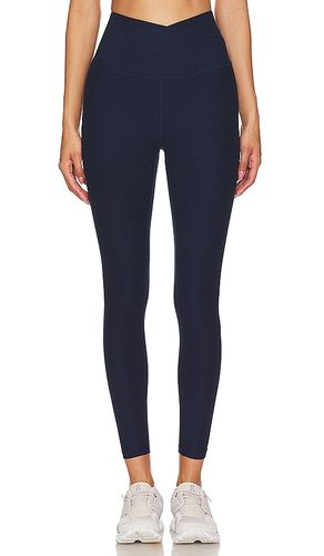 Spacedye at your leisure midi legging en color azul marino talla L en - Navy. Talla L (también en M, S, XS) - Beyond Yoga - Modalova