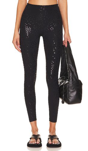 Legging midi de talle alto en color negro talla M en - Black. Talla M (también en S, XL, XS) - Beyond Yoga - Modalova