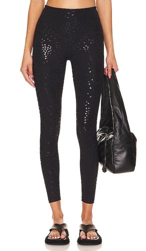 High Waisted Midi Legging in Black. - size S (also in XL) - Beyond Yoga - Modalova