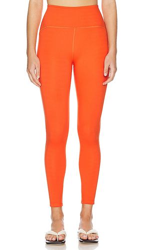Leggings midi strive high waisted en color burnt orange talla L en - Burnt Orange. Talla L (también en M, S, XL - Beyond Yoga - Modalova
