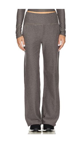 Spacedye Laid Back Pant in Charcoal. - size L (also in M, S, XL, XS) - Beyond Yoga - Modalova