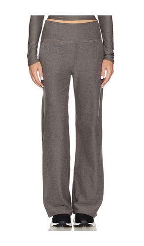 Spacedye Laid Back Pant in Charcoal. - size L (also in S) - Beyond Yoga - Modalova