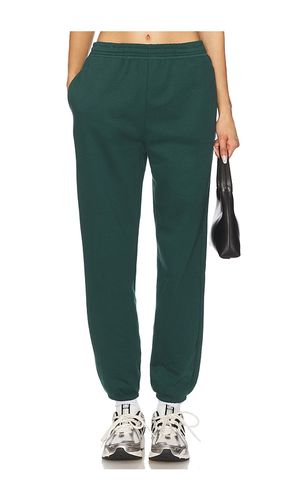 Luxe Fleece Sweatpant in Dark Green. - size S (also in XS) - Beyond Yoga - Modalova