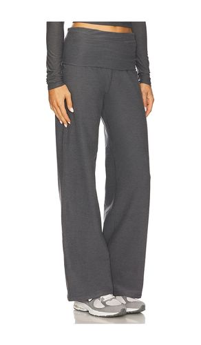 WEITE HOSE SPACEDYE FOLDOVER in . Größe XL. Also in XS - Beyond Yoga - Modalova