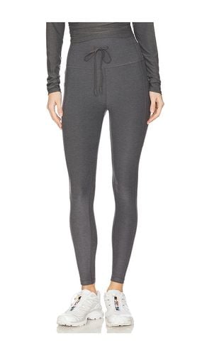 Spacedye The Go Pocket Midi Legging in . Taglia M, S, XL, XS - Beyond Yoga - Modalova