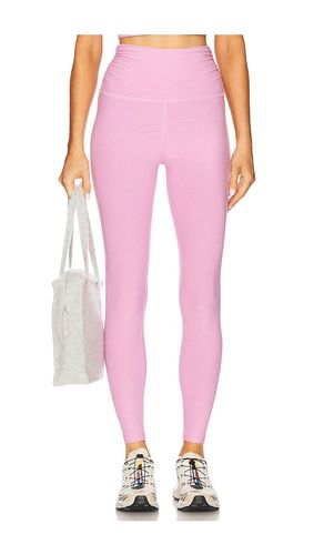 Spacedye raise the barre shirred legging en color rosado talla L en - Pink. Talla L (también en M, XL, XS) - Beyond Yoga - Modalova