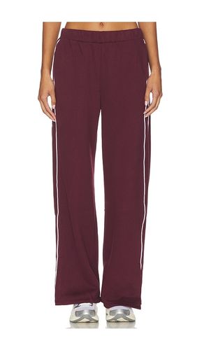Luxe Fleece Piper Wide Leg Pant in Burgundy. - size L (also in XS) - Beyond Yoga - Modalova