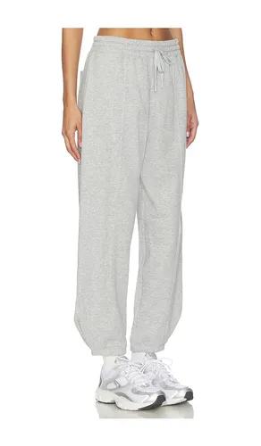 Luxefleece Barrel Sweatpant in . Size S. Also in XS - Beyond Yoga - Modalova