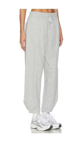 Luxefleece Barrel Sweatpant in . Size S. Also in XS, XL - Beyond Yoga - Modalova