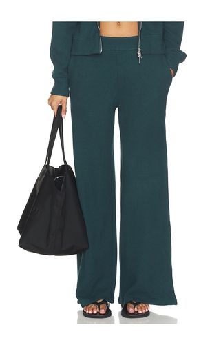 Rest Day Waffle Wide Leg Pant in . Größe L. Also in M, S, XS - Beyond Yoga - Modalova