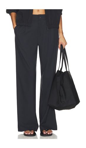Status Wide Leg Trousers in . Taglia L. Also in M, S, XS, XXS - Beyond Yoga - Modalova