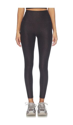 Softmark Caught in The Midi Highwaisted Legging in . Taglia M. Also in S, XS - Beyond Yoga - Modalova