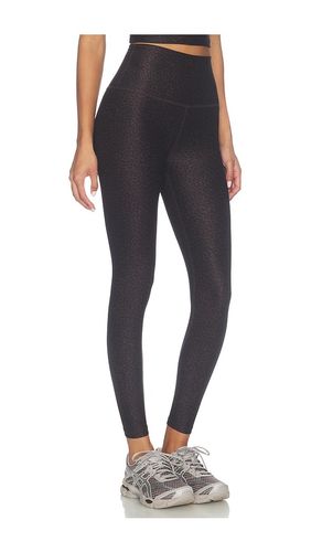 Softmark Caught in The Midi Highwaisted Legging in . Taglia M. Also in S - Beyond Yoga - Modalova