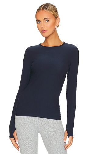 Featherweight classic top en color azul marino talla L en - Navy. Talla L (también en M, S, XL, XS) - Beyond Yoga - Modalova