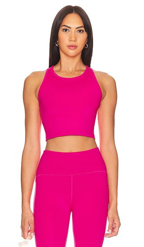 Powerbeyond Strive Cropped Tank in Fuchsia. - size M (also in XS) - Beyond Yoga - Modalova