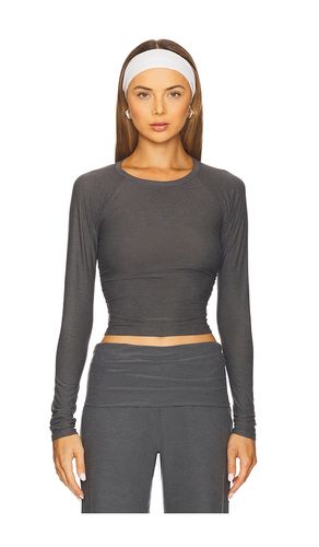 Top manga larga featherweight your fit en color gris talla L en - Grey. Talla L (también en M, S, XL, XS) - Beyond Yoga - Modalova