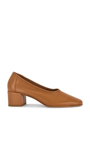 Prudence 45 Pump in . Size 38. Also in 39 - BY FAR - Modalova