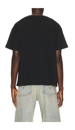 SHIRT in . Größe S. Also in M, L, XL/1X - Barriers Worldwide - Modalova