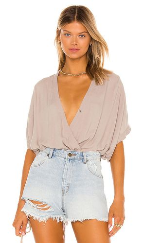 Beach Crepe Top in Taupe. - size L (also in M, S, XL, XS) - Bobi - Modalova