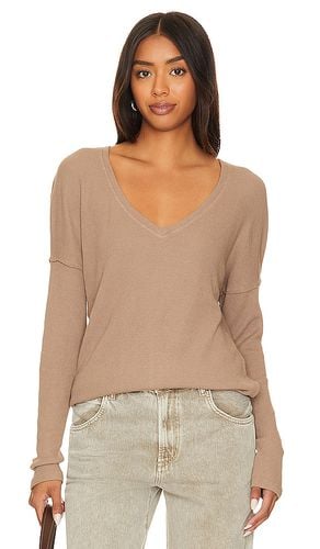 V Neck Long Sleeve Top in Brown. - size L (also in M, S) - Bobi - Modalova