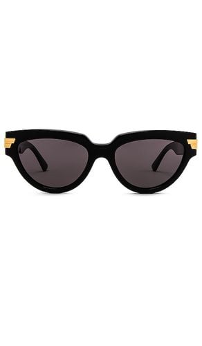 Bold Ribbon Cat Eye Sunglasses in Black - Bottega Veneta - Modalova