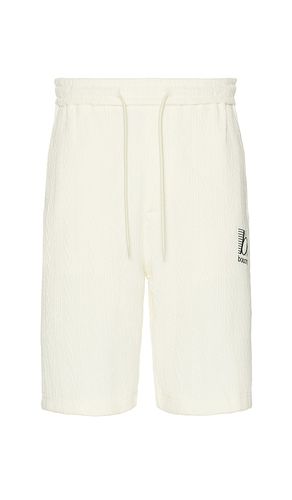 Textured Shorts in Cream. - size M (also in S, XL/1X) - Bound - Modalova
