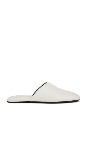 Shiloh Flat in Ivory. - size 6 (also in 7, 8, 9) - BLACK SUEDE STUDIO - Modalova
