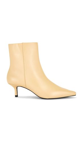 Harlow 50 Boot in Yellow. - size 36 (also in 37, 38, 39, 40, 41) - BLACK SUEDE STUDIO - Modalova