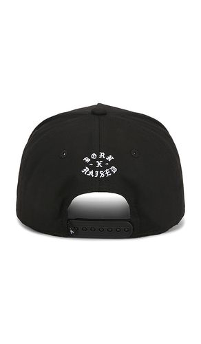 Paranoia Crest Snapback in - Born x Raised - Modalova