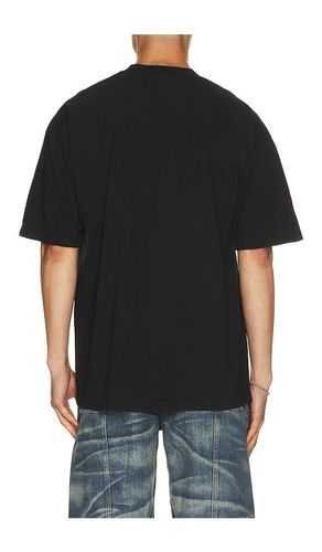 SHIRT HEADLINE in . Größe M. Also in L, XL/1X, XXL/2X - Born x Raised - Modalova