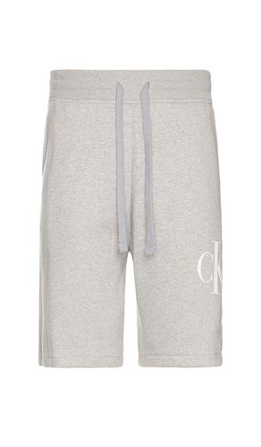 Monogram Fleece Short in Grey. - size L (also in XL/1X) - Calvin Klein - Modalova