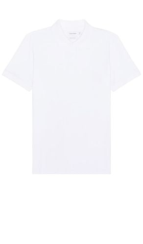 Smooth Classic Solid Polo in White. - size M (also in S) - Calvin Klein - Modalova