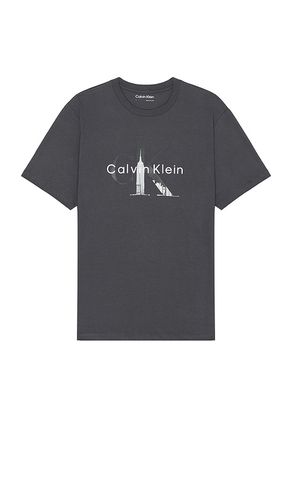 Cityscape Monogram Tee in Grey. - size L (also in XL/1X) - Calvin Klein - Modalova