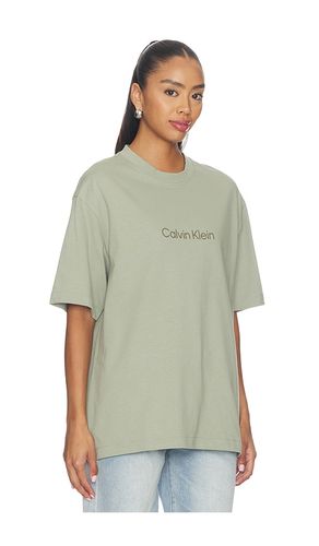 RUNDHALSSHIRT RELAXED in . Größe L. Also in M, S, XL/1X, XS - Calvin Klein - Modalova