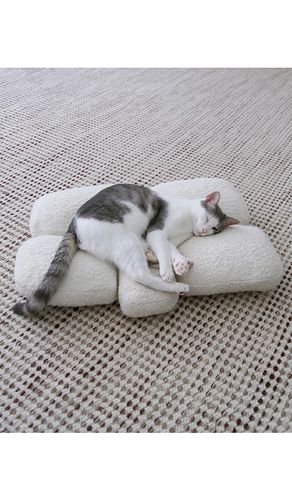 Pebble Pet Bed in - Catenary Home - Modalova
