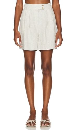 Beckett Linen Shorts in Cream. - size M (also in L, S, XL, XS) - Central Park West - Modalova