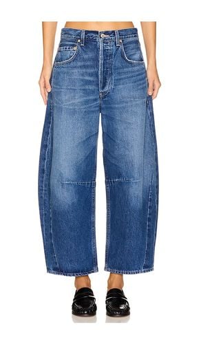 Petite Horseshoe Jean in Blue. - size 24P (also in 25P, 26P, 27P, 28P, 29P, 30P, 31P, 32P, 34P) - Citizens of Humanity - Modalova