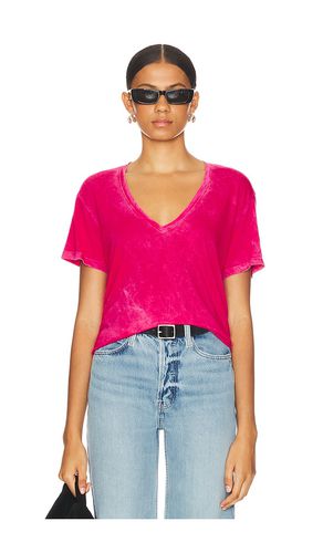 The Mykonos V-neck in Fuchsia. - size M (also in S, XS) - COTTON CITIZEN - Modalova