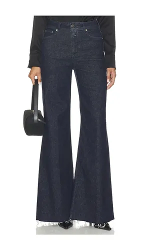 Glow Up Flare Jeans in Blue. - size 24 (also in 25, 26, 28, 29, 30) - CLOSED - Modalova