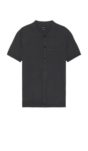 Short Sleeve Tech Button Down Shirt in Grey. - size L (also in M, S, XL/1X) - Club Monaco - Modalova