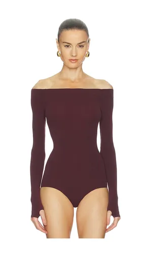 Ballet Off-shoulder Bodysuit in - Commando - Modalova