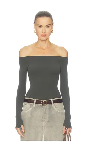 Ballet Off-shoulder Bodysuit in - Commando - Modalova
