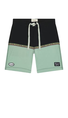 Monolith 18 Boardshort in . - size 30 (also in 32, 34, 36) - Critical Slide - Modalova