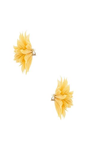 Dahlia Earring in Cornsilk in - Cult Gaia - Modalova