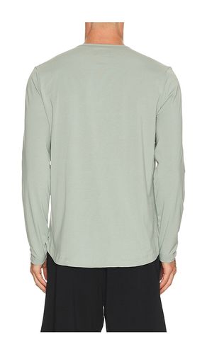 Curve Hem Long Sleeve Henley in . Size M. Also in XXL/2X - Cuts - Modalova