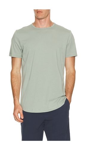 Curve Hem Tee in . Size M. Also in S, XL/1X, XXL/2X - Cuts - Modalova