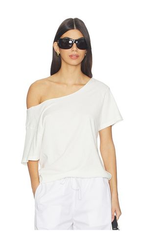 Solid Off The Shoulder Tee in White. - size L (also in XL, XS) - DAYDREAMER - Modalova