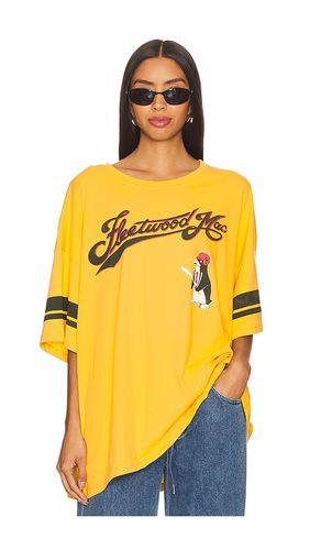 Fleetwood Mac Penguin Baseball Tee Shirt in Yellow - DAYDREAMER - Modalova